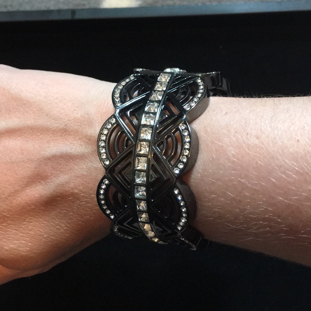 ⭐️HP⭐️ Lia Sophia embellished bracelet